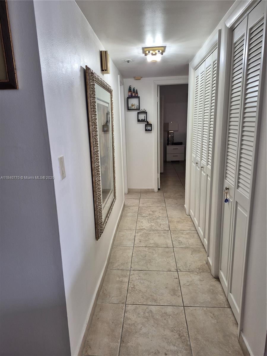 4001 Hillcrest Dr #705, Hollywood, Florida image 3