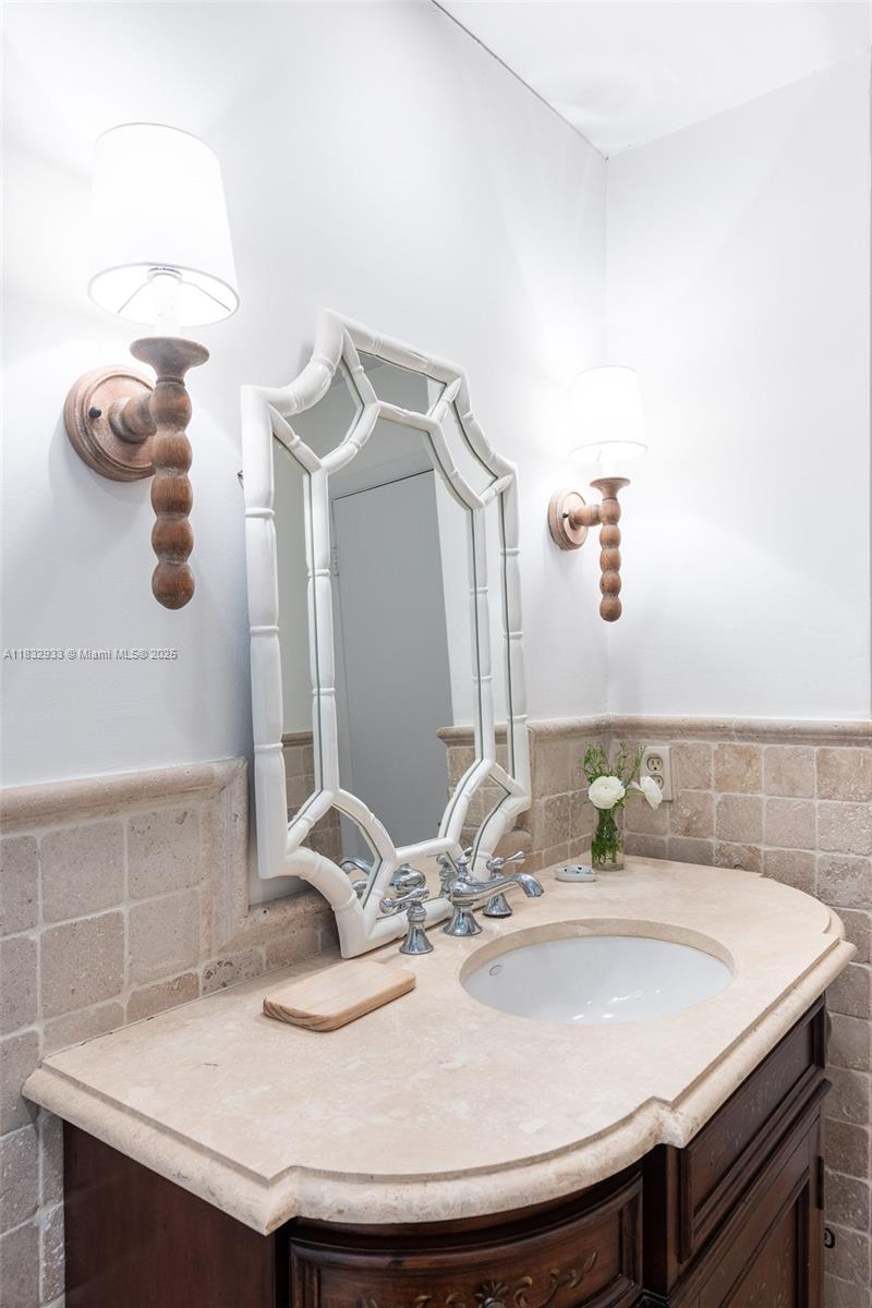 6915 Barquera St, Coral Gables, Florida image 17