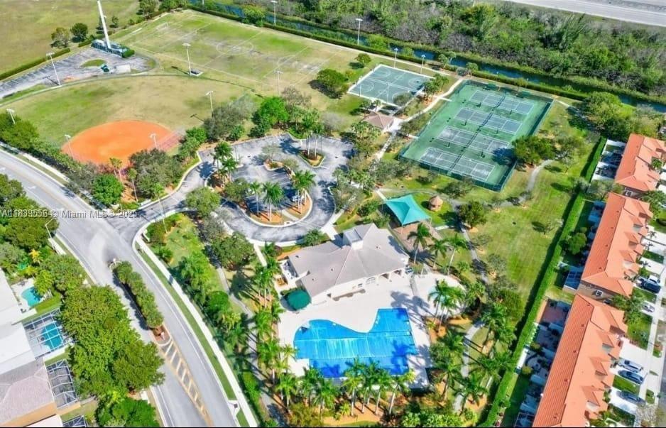 1370 NW 154th Ave, Pembroke Pines, Florida image 3