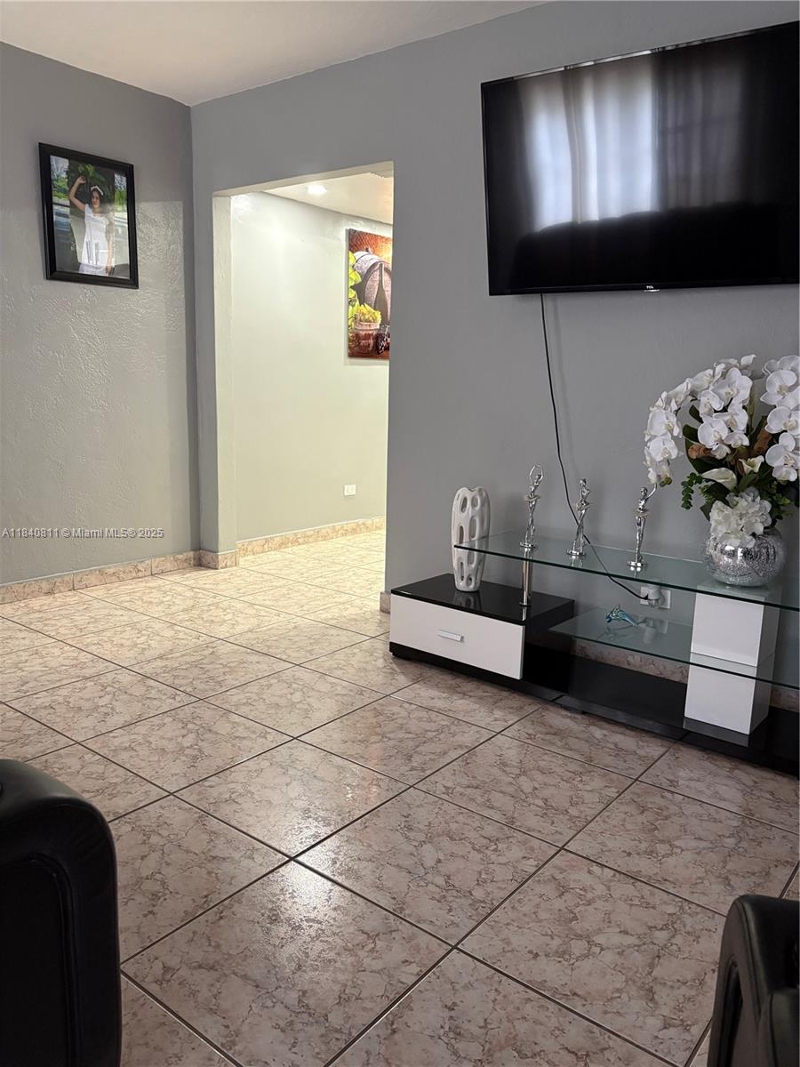 821 E 13th St, Hialeah, Florida image 10