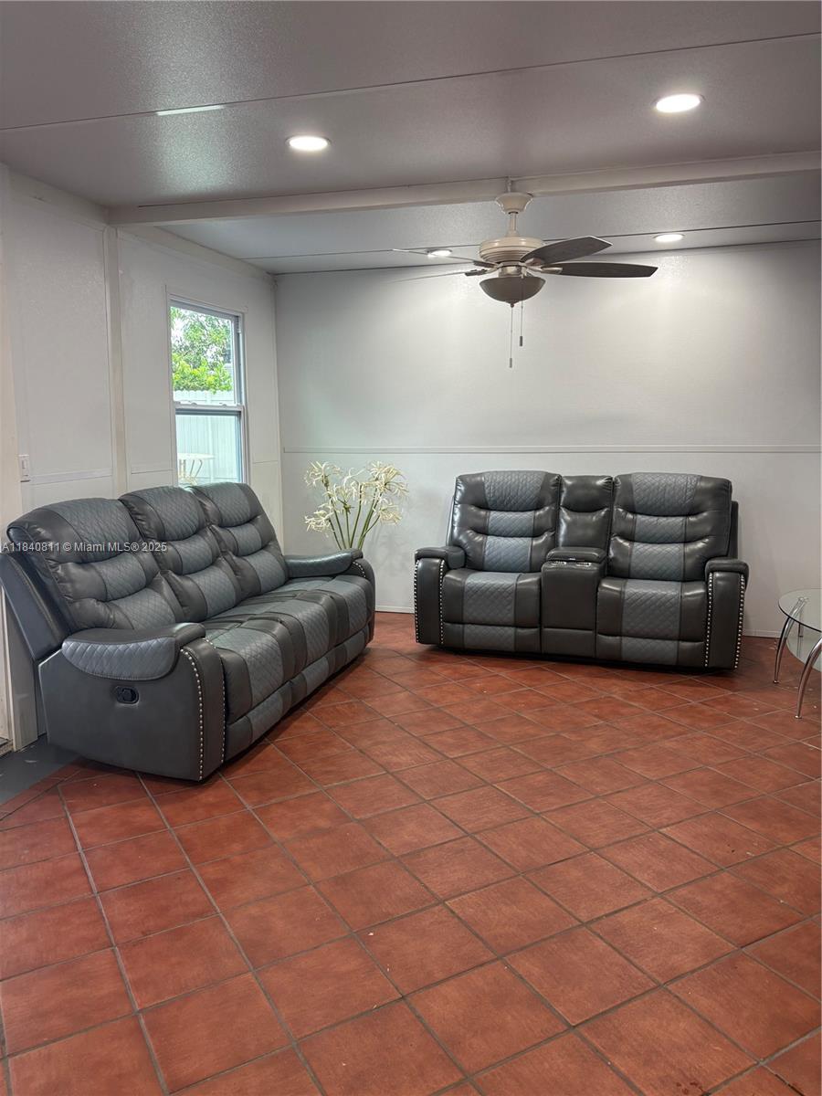 821 E 13th St, Hialeah, Florida image 24
