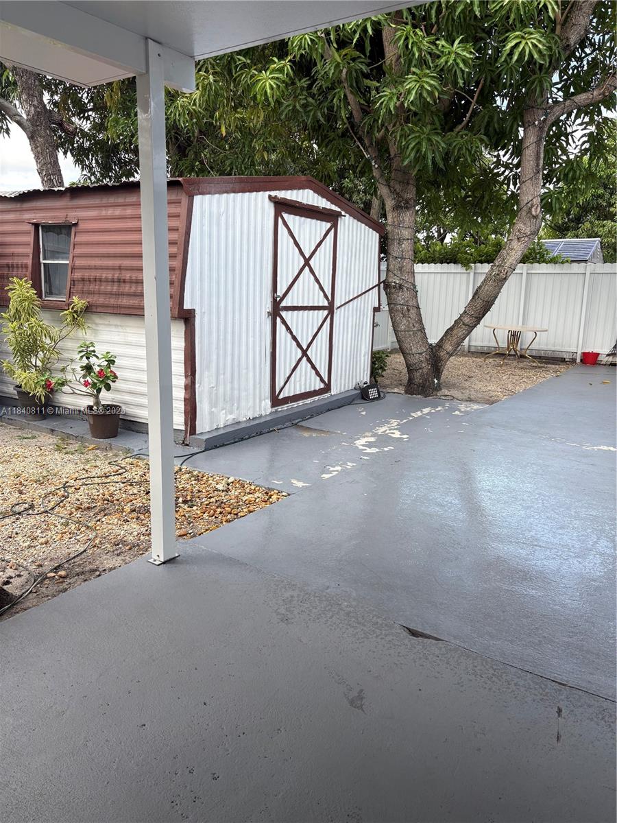 821 E 13th St, Hialeah, Florida image 25