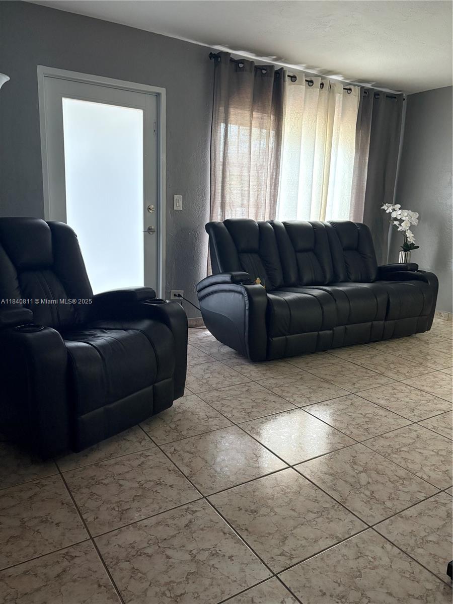 821 E 13th St, Hialeah, Florida image 8