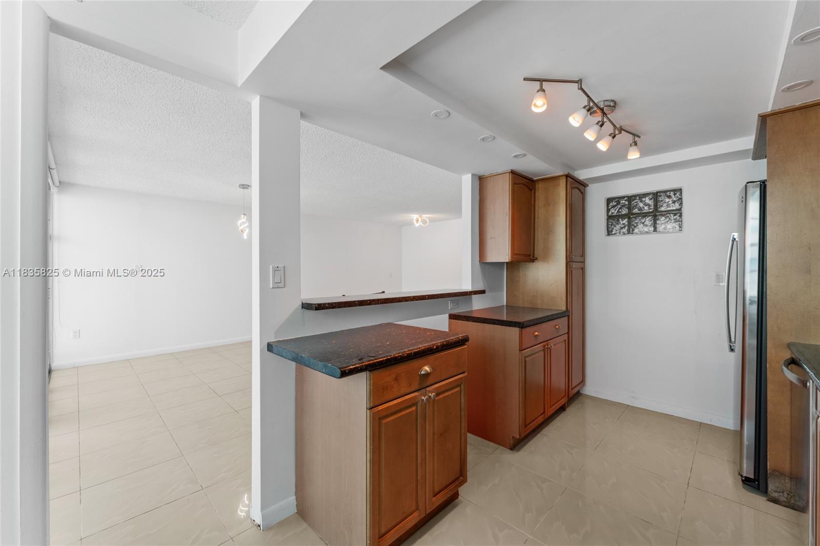 18061 Biscayne #1701, Aventura, Florida image 11