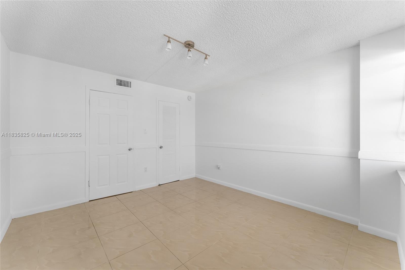 18061 Biscayne #1701, Aventura, Florida image 14