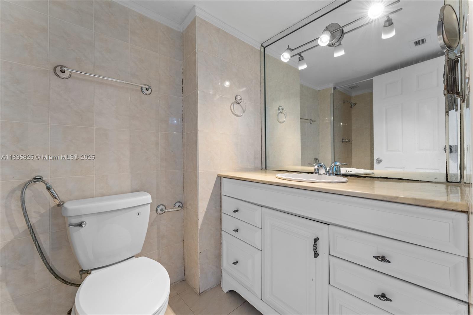18061 Biscayne #1701, Aventura, Florida image 16