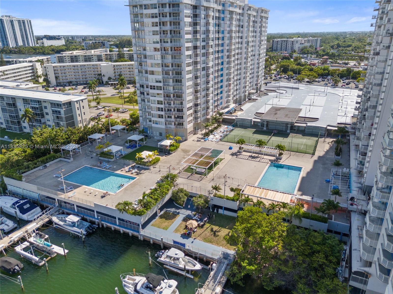 18061 Biscayne #1701, Aventura, Florida image 2