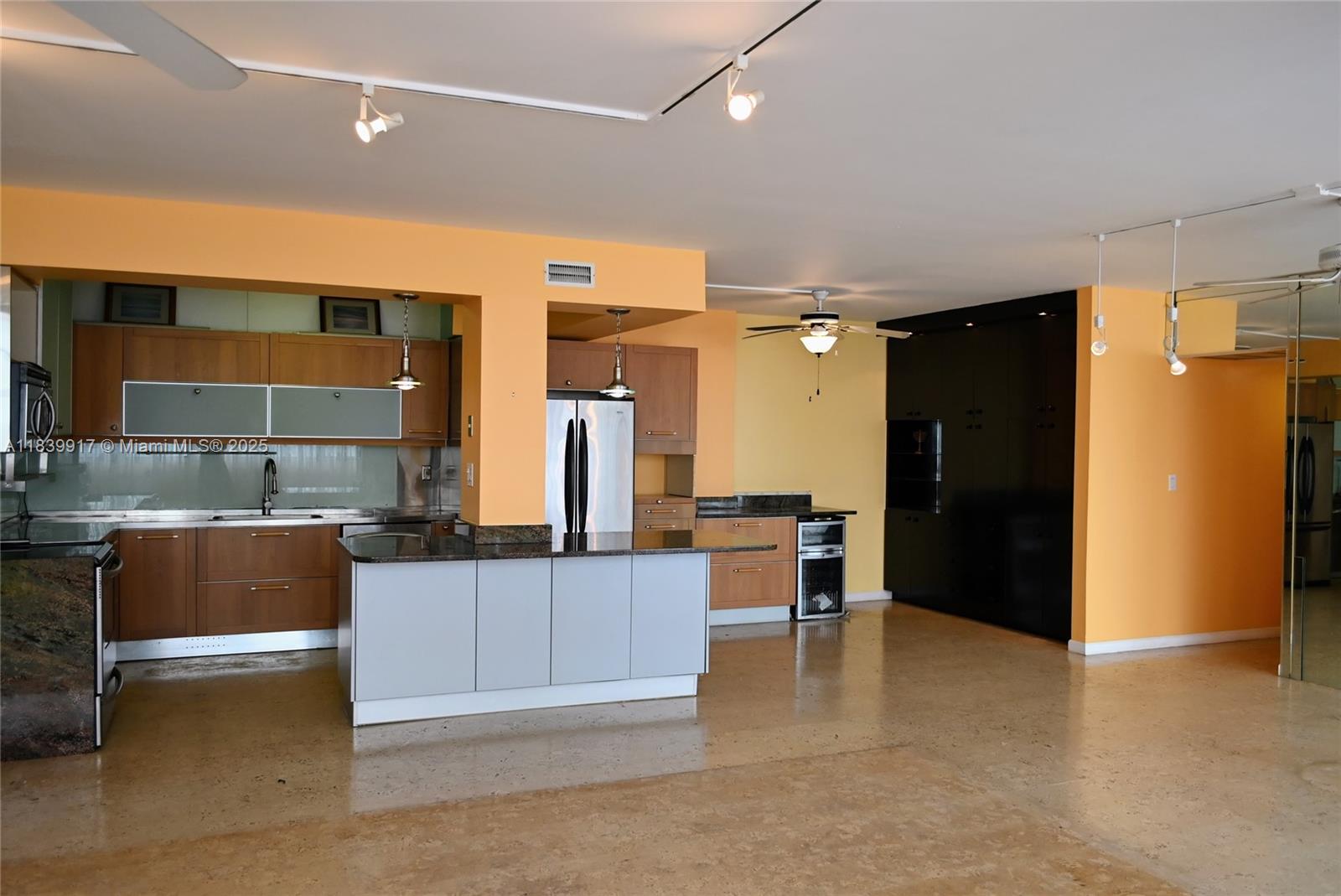 2100 W Sans Souci Blvd #E1, North Miami, Florida image 12