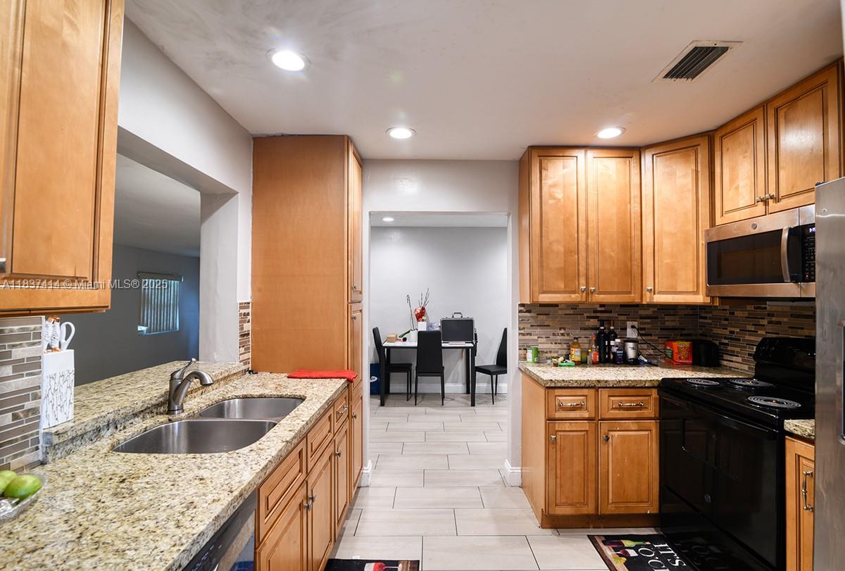 4510 NW 23rd St, Lauderhill, Florida image 11