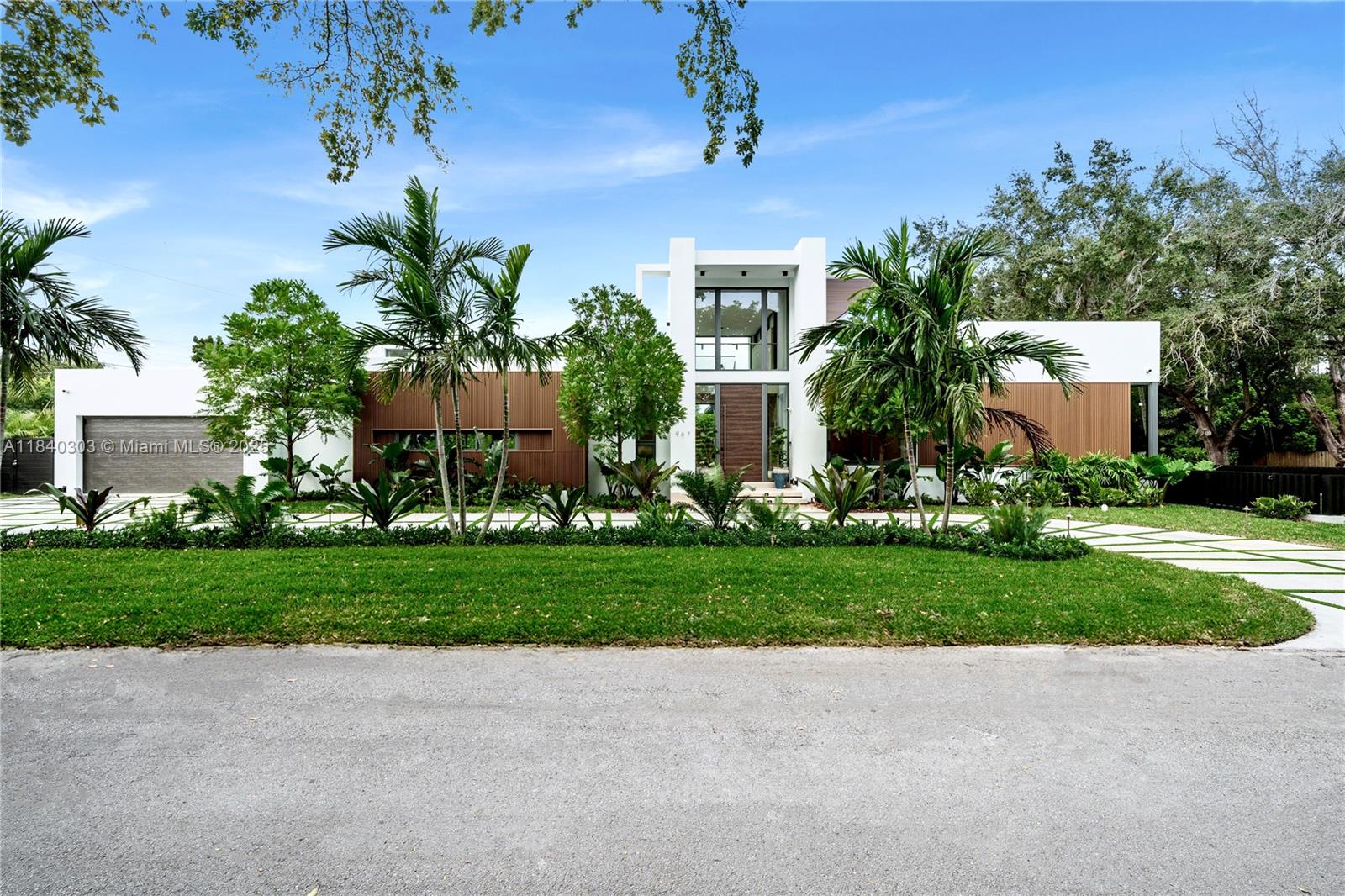 967 NE 117th St, Biscayne Park, Florida image 1