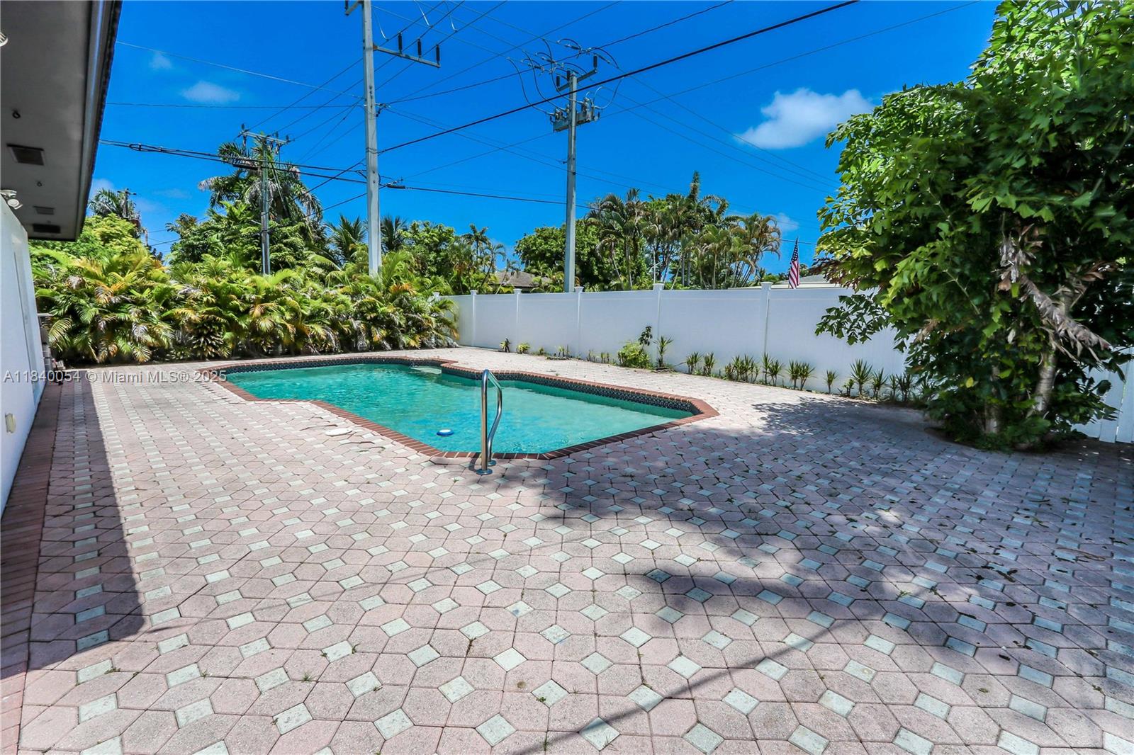 Property photo # 4