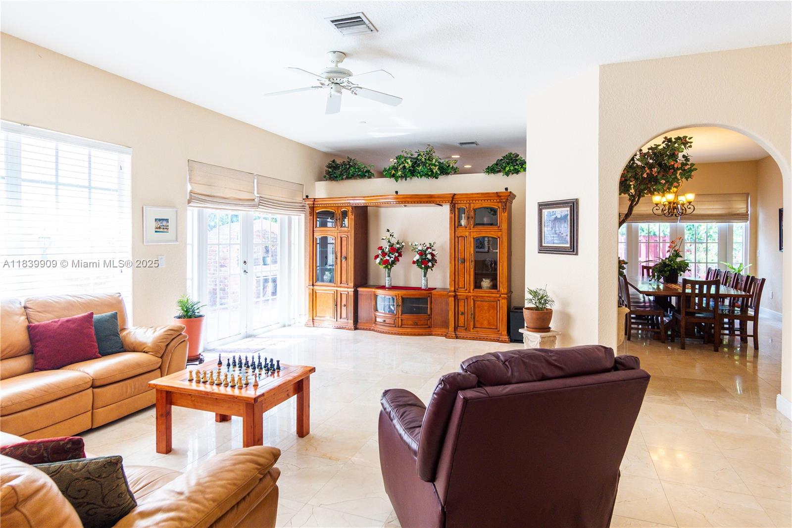 10564 NW 57th St, Doral, Florida image 10