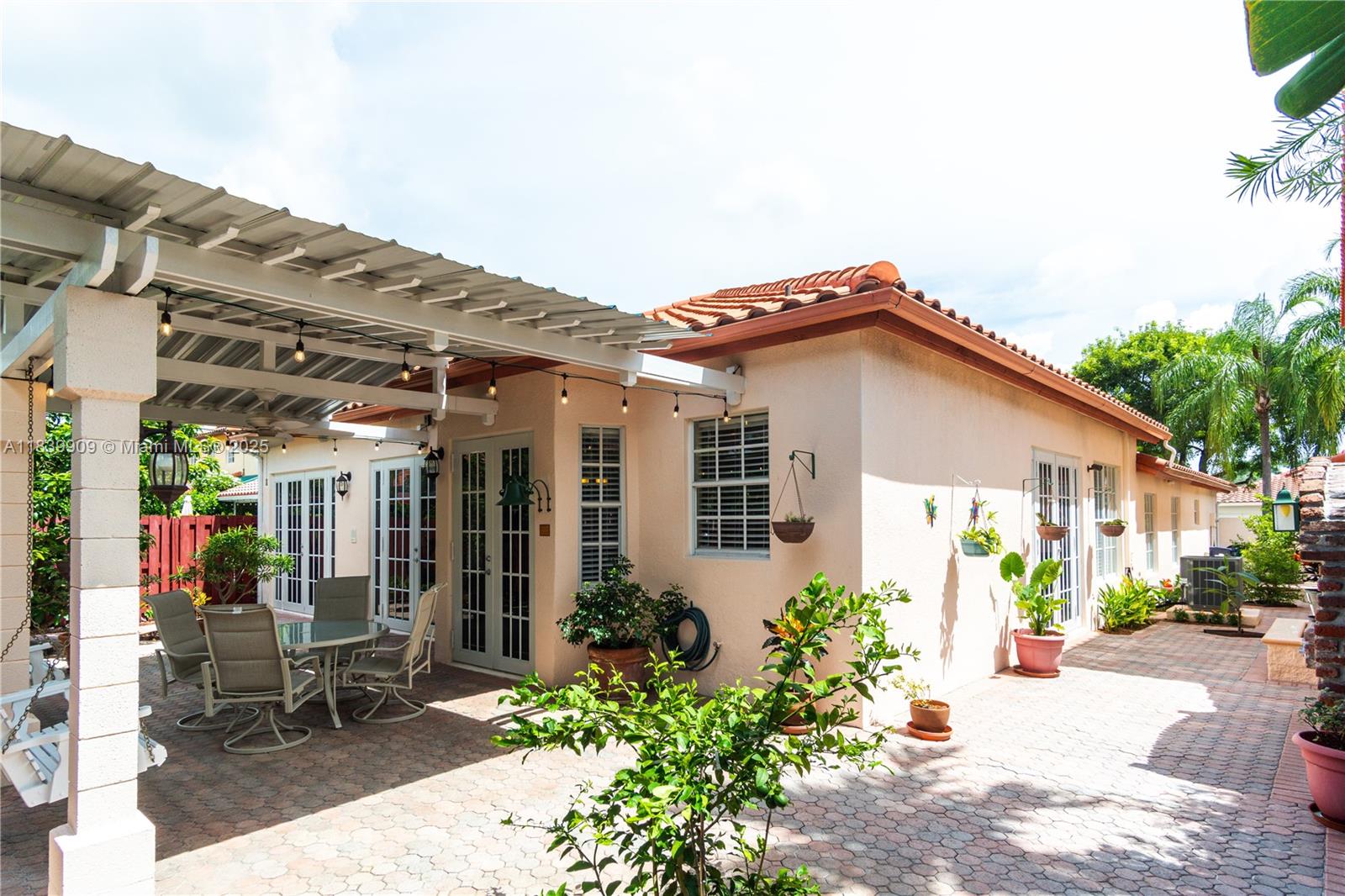 10564 NW 57th St, Doral, Florida image 45