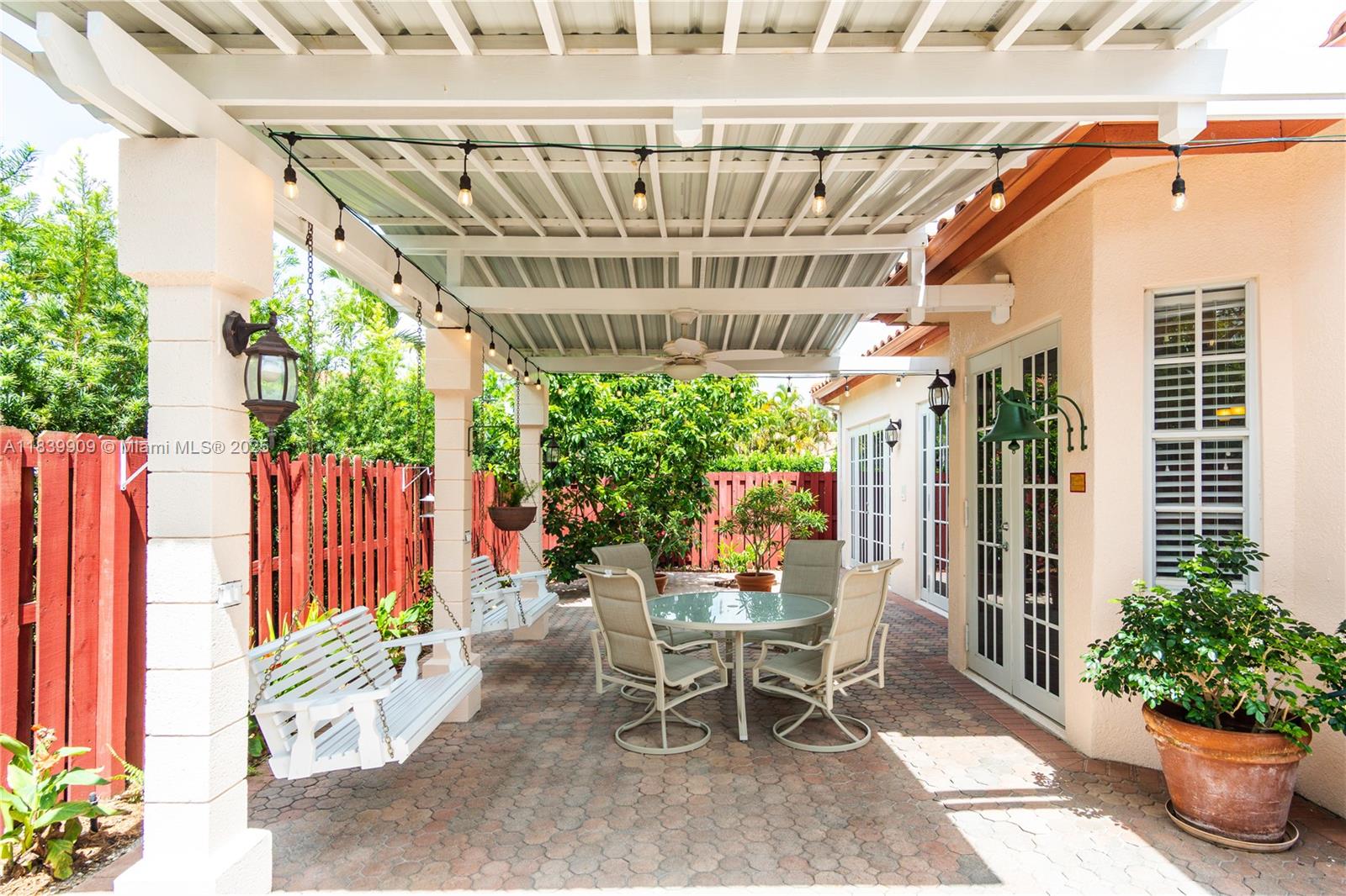 10564 NW 57th St, Doral, Florida image 47