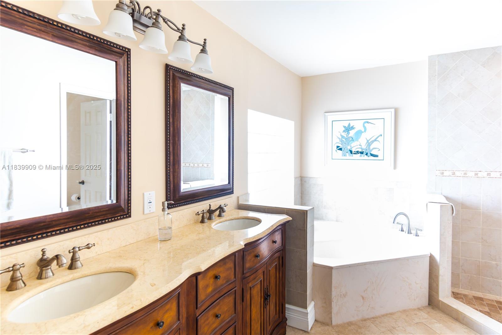 10564 NW 57th St, Doral, Florida image 7