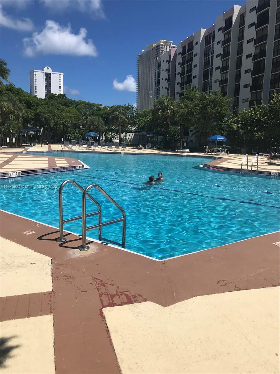 16919 N Bay Rd #204, Sunny Isles Beach, Florida image 14