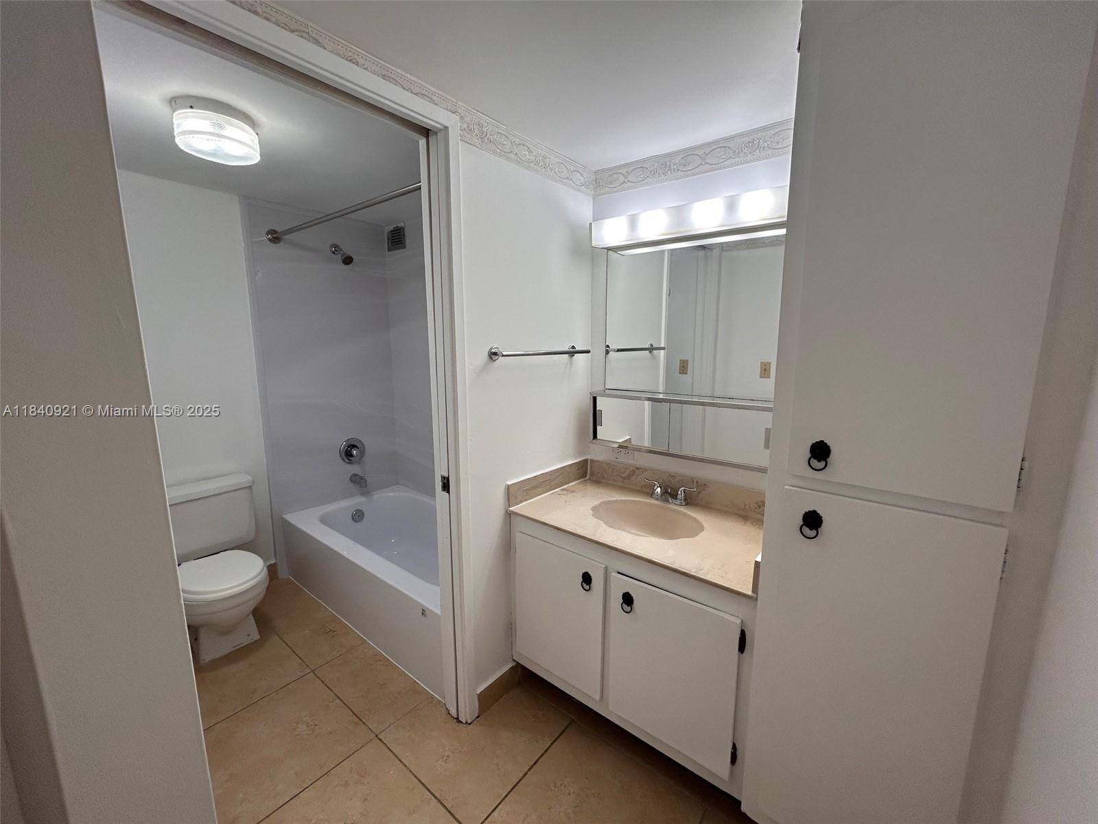 16919 N Bay Rd #204, Sunny Isles Beach, Florida image 31