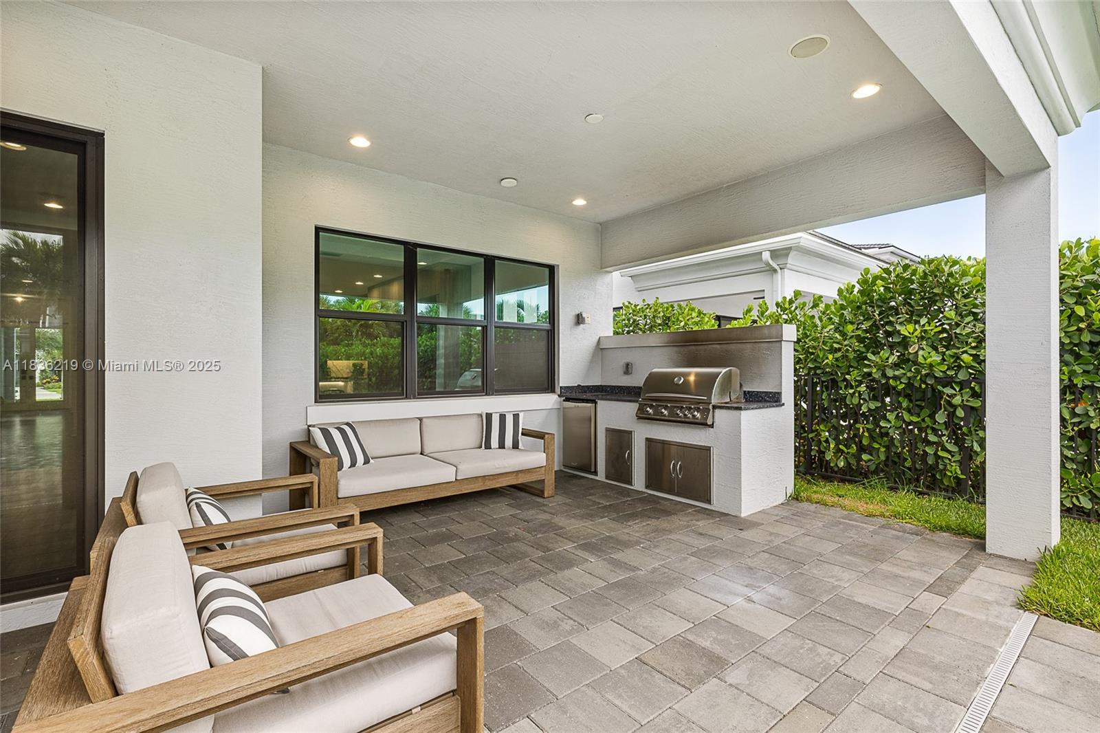 13467 Artisan Cir, Palm Beach Gardens, Florida image 17