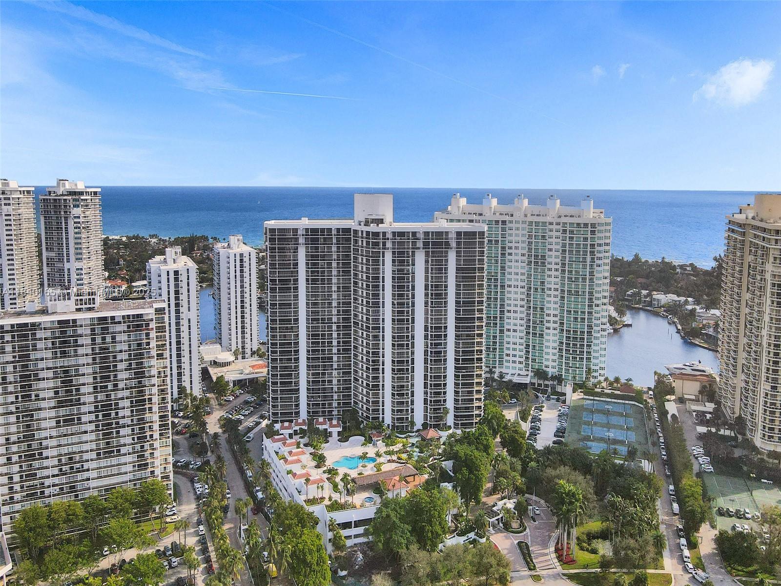 20281 E Country Club Dr #704, Aventura, Florida image 2
