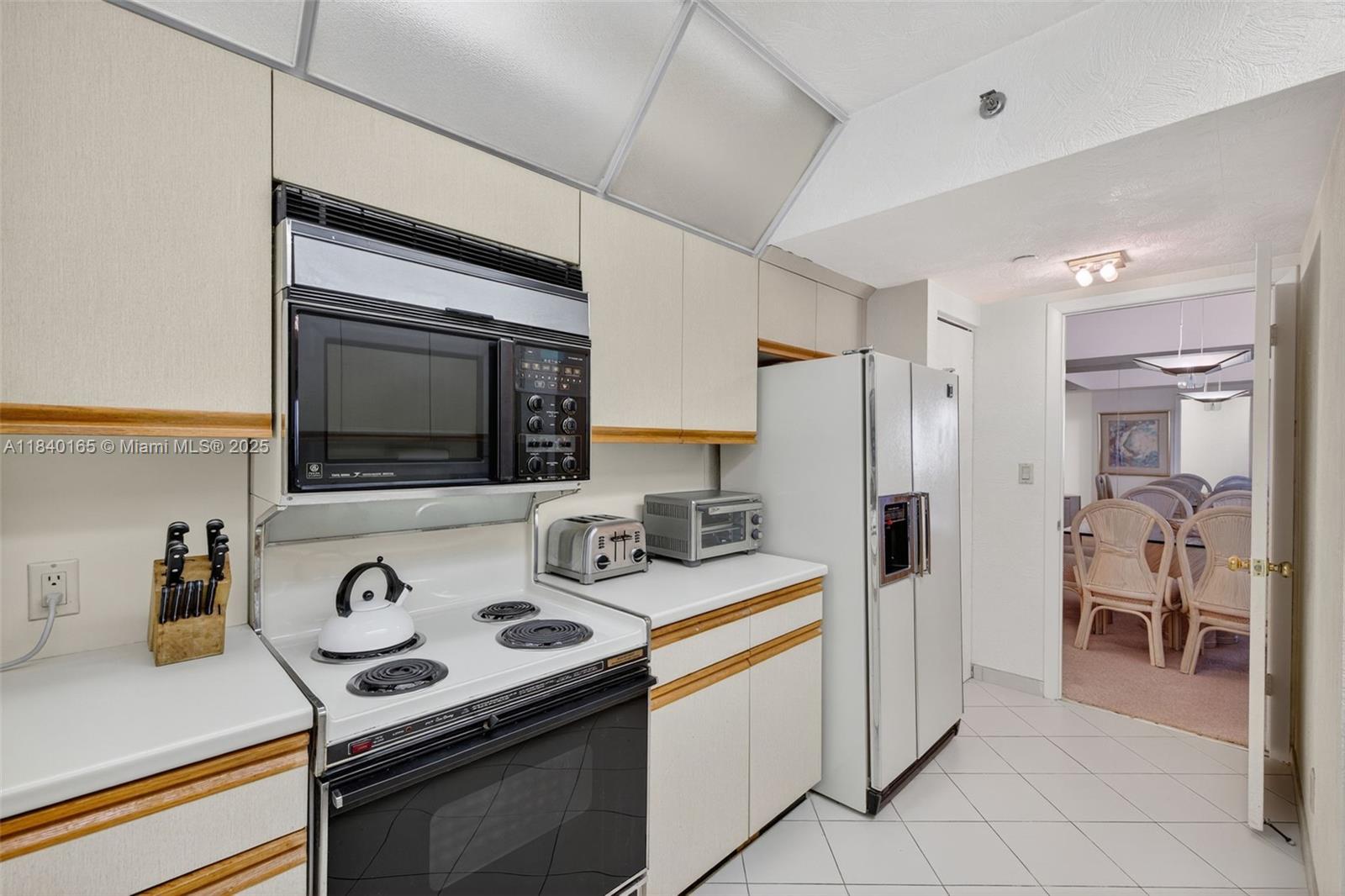 20281 E Country Club Dr #704, Aventura, Florida image 21