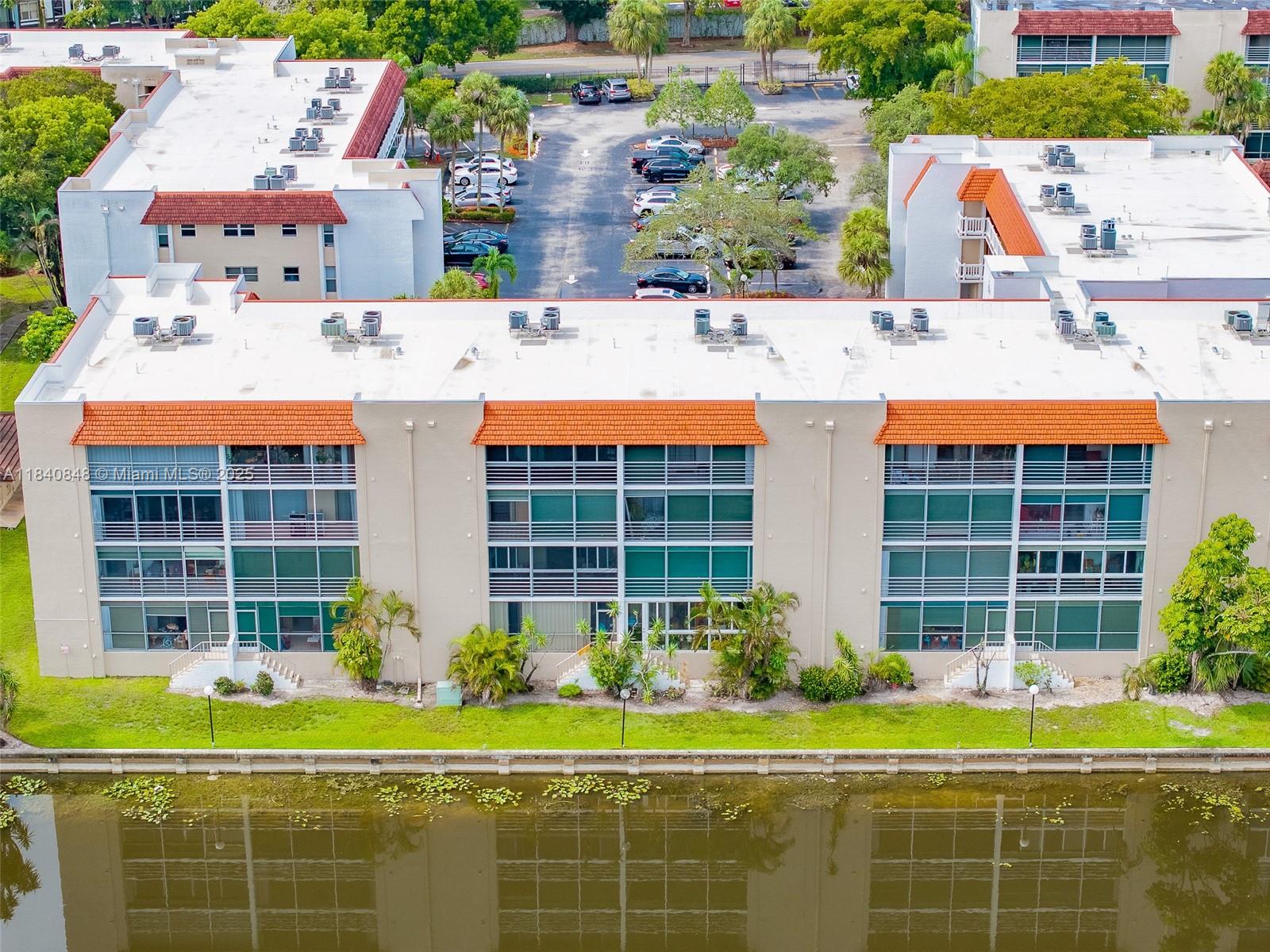 3581 Inverrary Dr #308, Lauderhill, Florida image 3