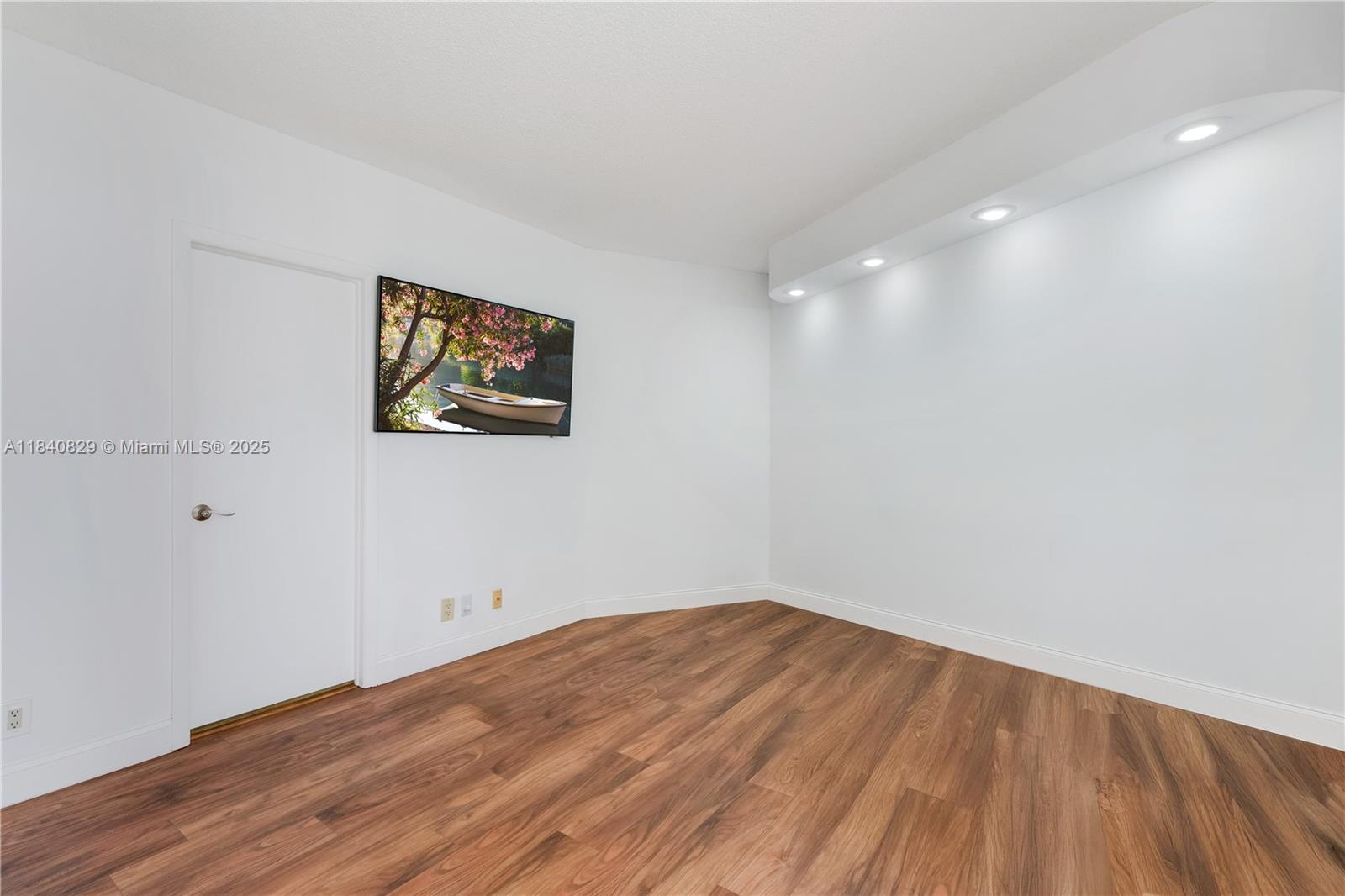 20281 E Country Club Dr #405, Aventura, Florida image 22