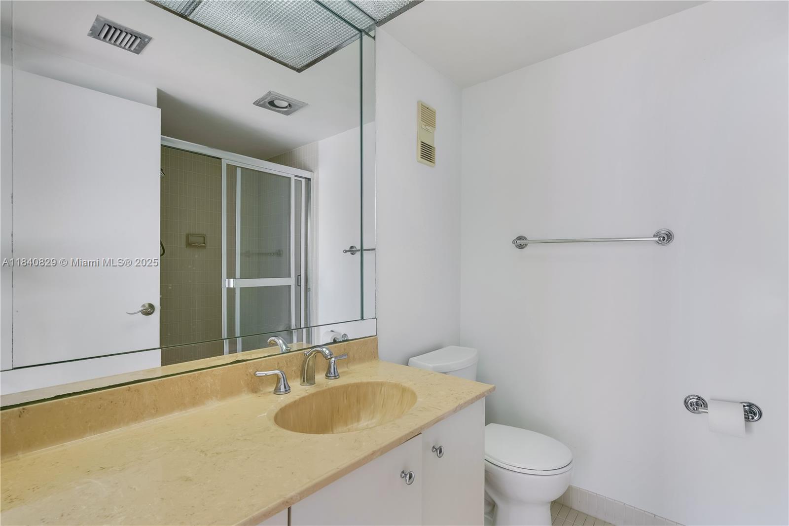 20281 E Country Club Dr #405, Aventura, Florida image 23