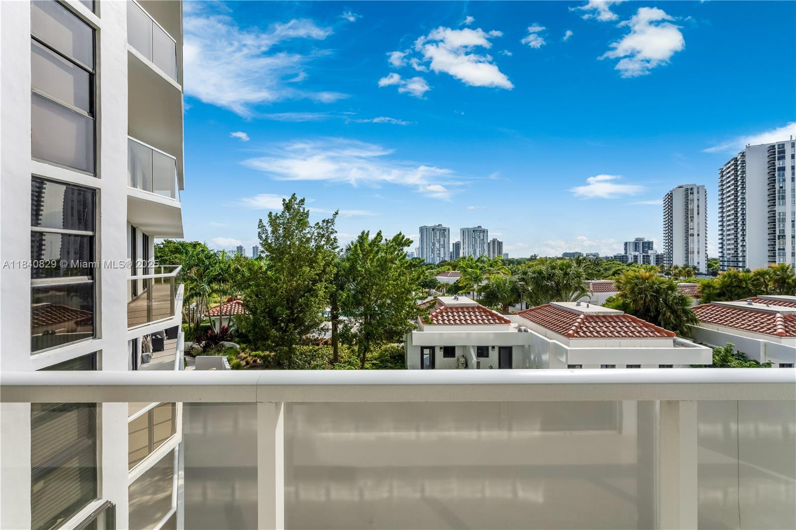20281 E Country Club Dr #405, Aventura, Florida image 24