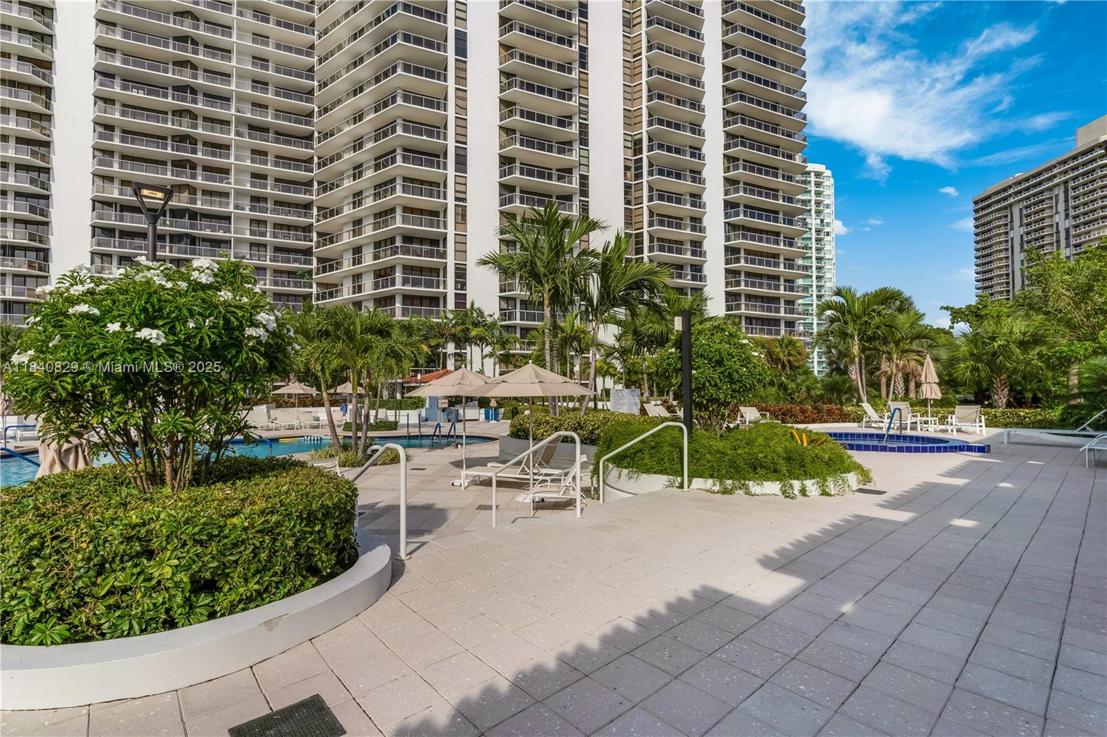 20281 E Country Club Dr #405, Aventura, Florida image 30