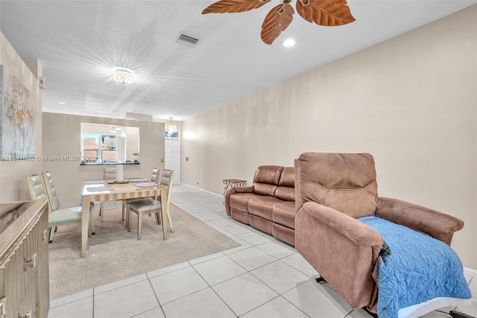 9567 N Crescent View Dr N, Boynton Beach, Florida image 8