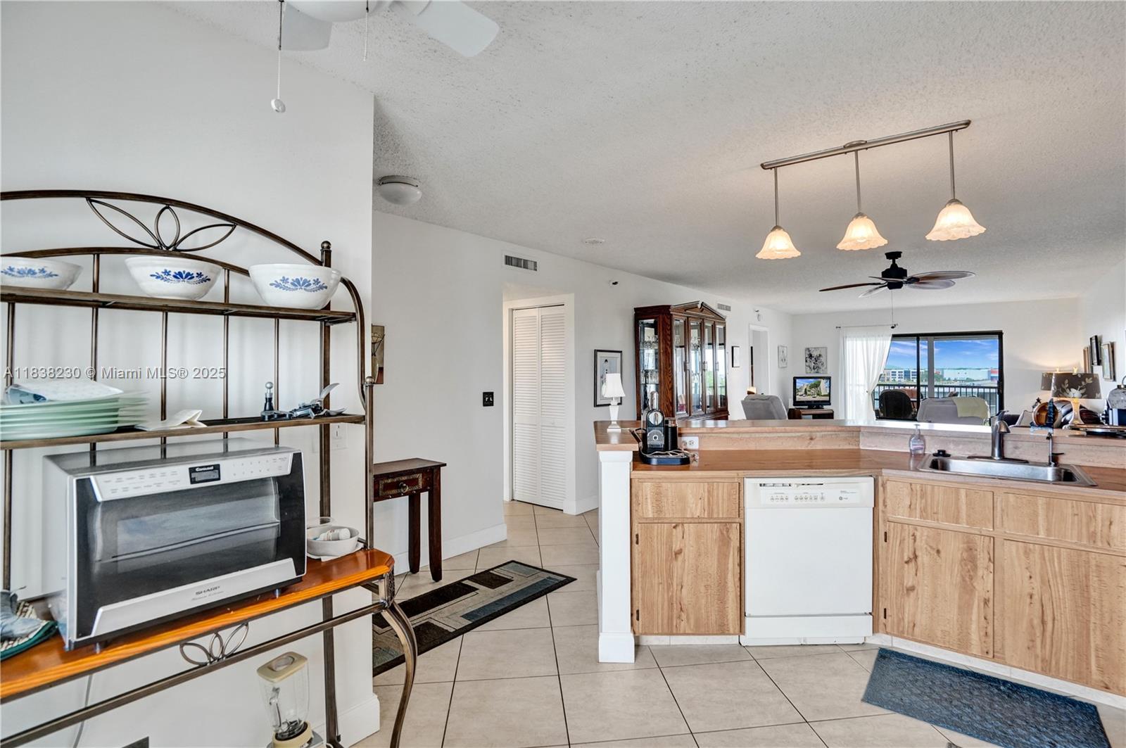 2215 Cypress Island Dr #707, Pompano Beach, Florida image 9