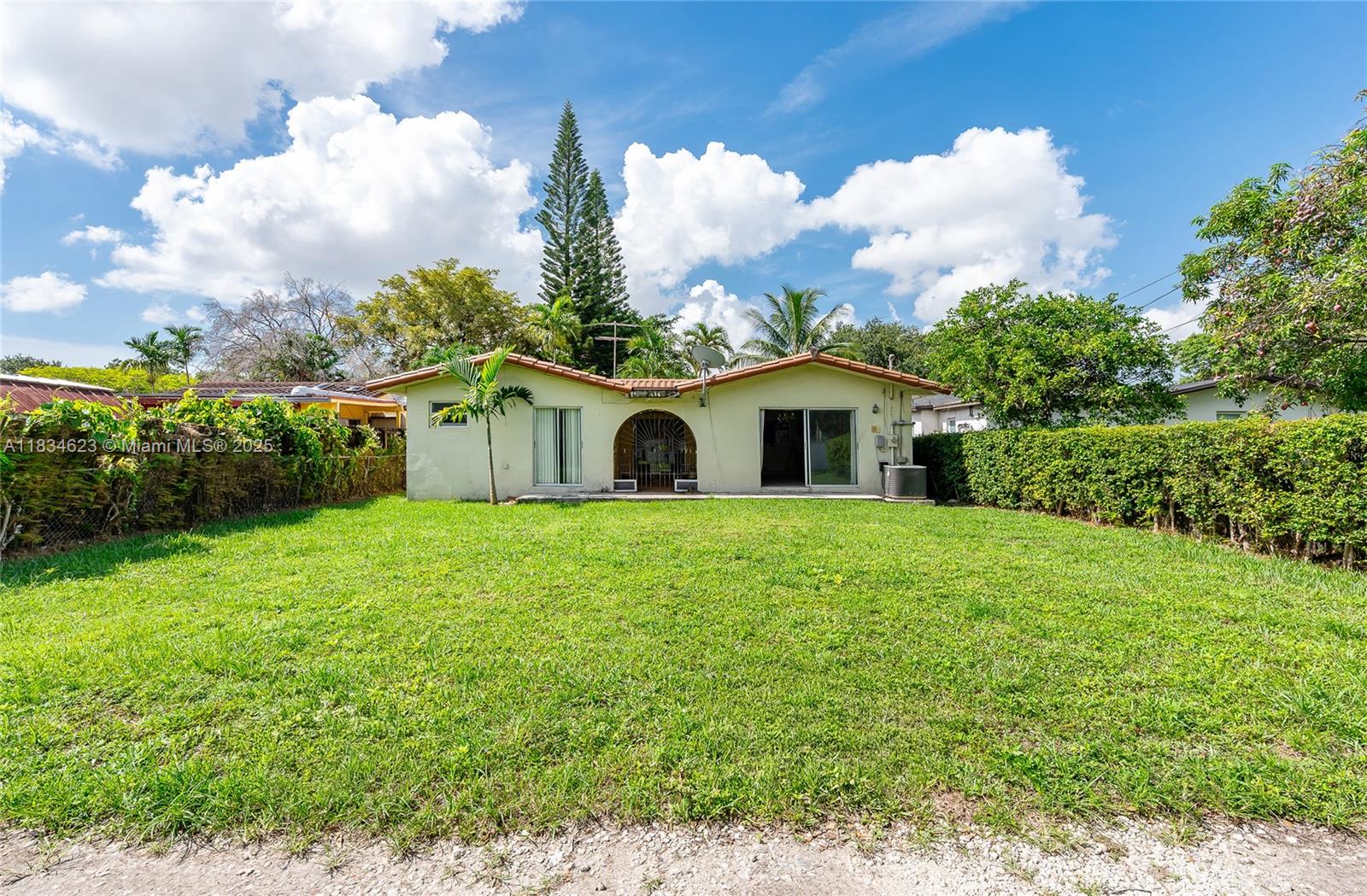241 Hough Dr, Miami Springs, Florida image 13