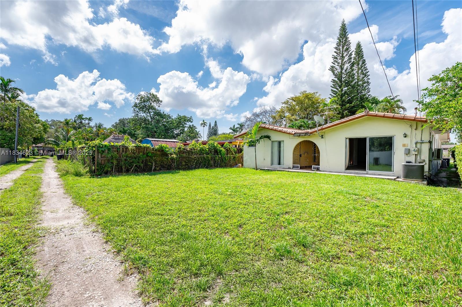 241 Hough Dr, Miami Springs, Florida image 16