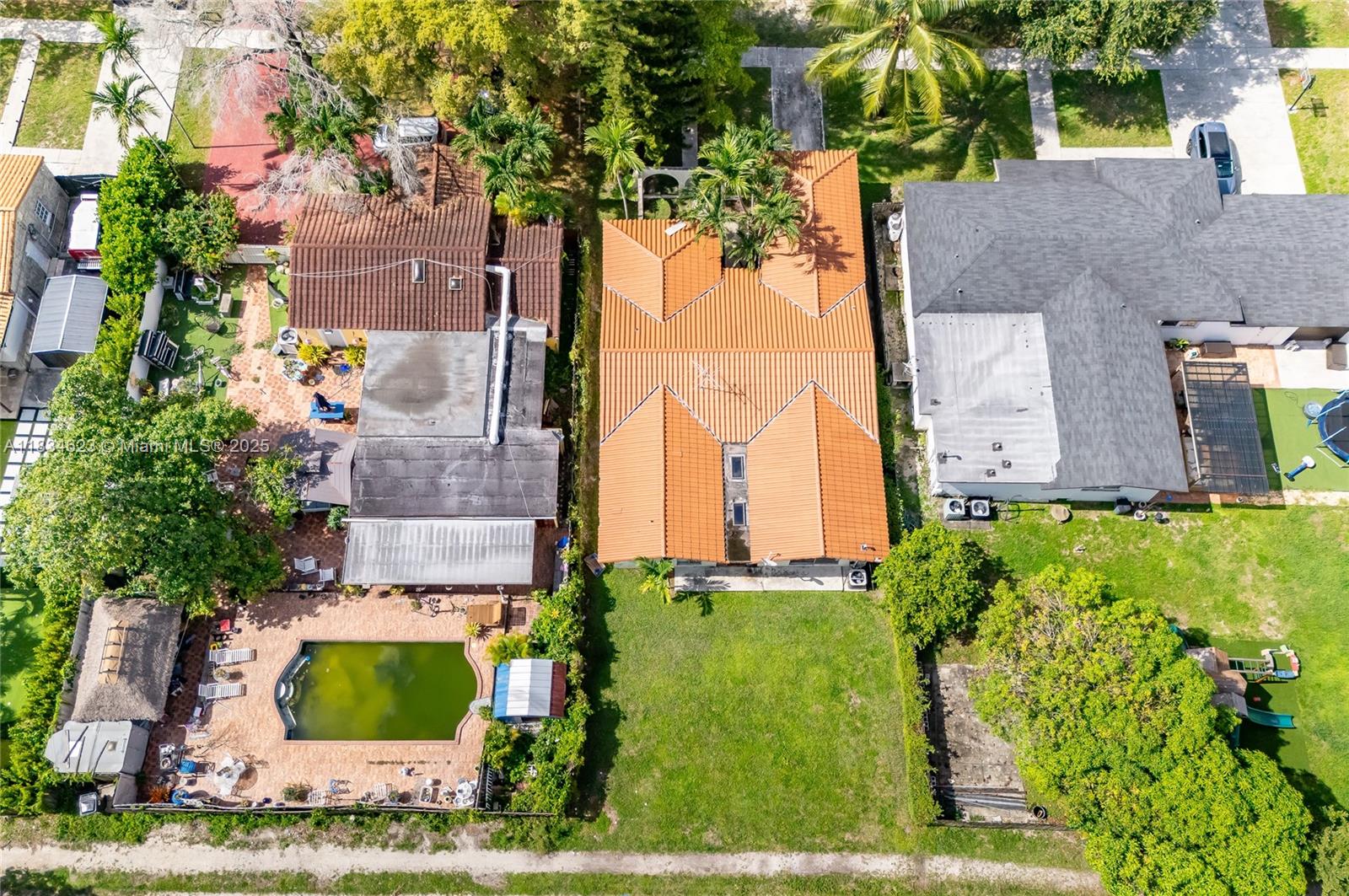 241 Hough Dr, Miami Springs, Florida image 2
