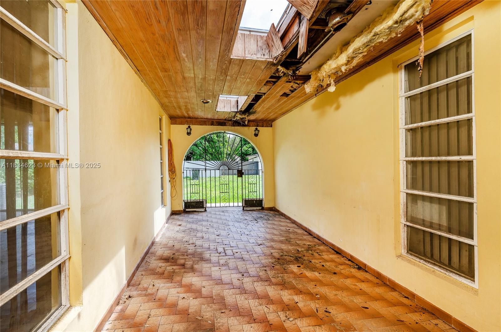 241 Hough Dr, Miami Springs, Florida image 26
