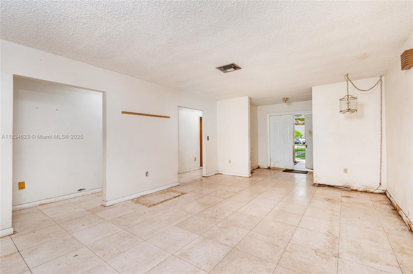 241 Hough Dr, Miami Springs, Florida image 27