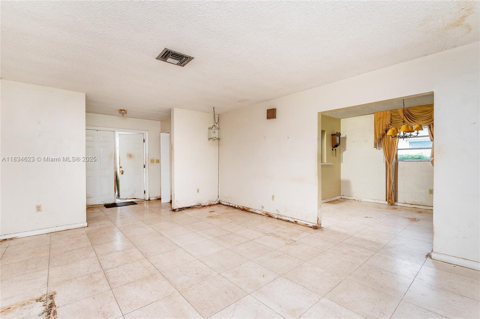 241 Hough Dr, Miami Springs, Florida image 28