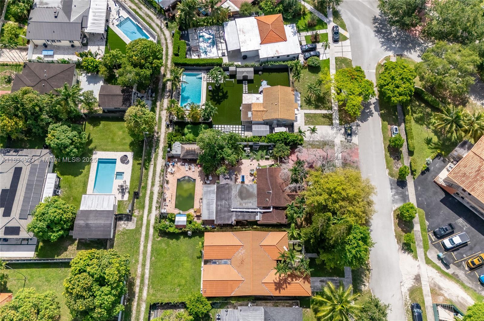 241 Hough Dr, Miami Springs, Florida image 6
