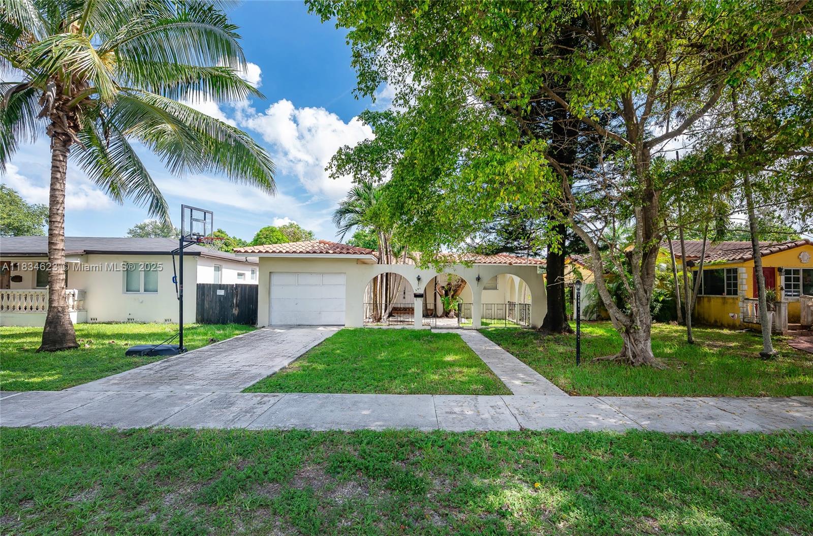241 Hough Dr, Miami Springs, Florida image 9