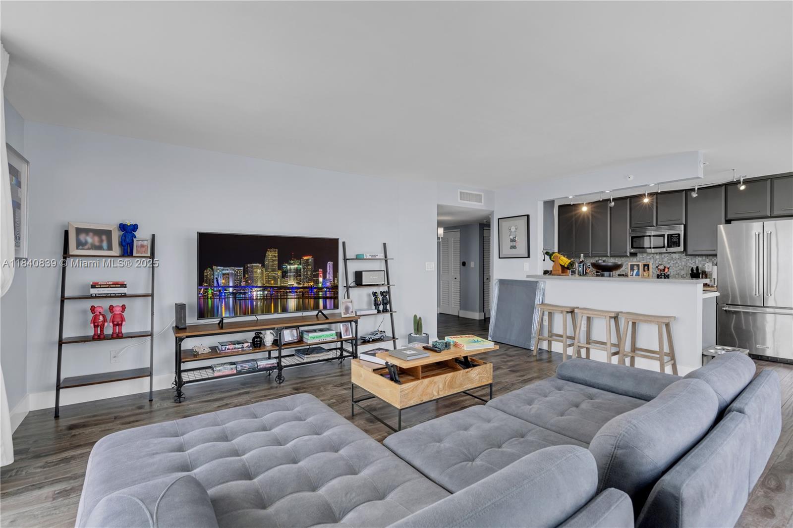Property photo # 8