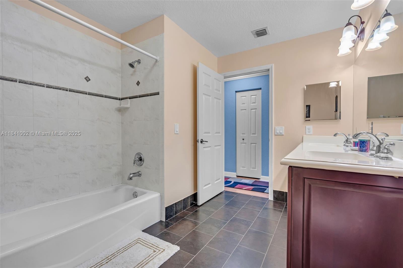 11331 NW 64th Ter, Doral, Florida image 25