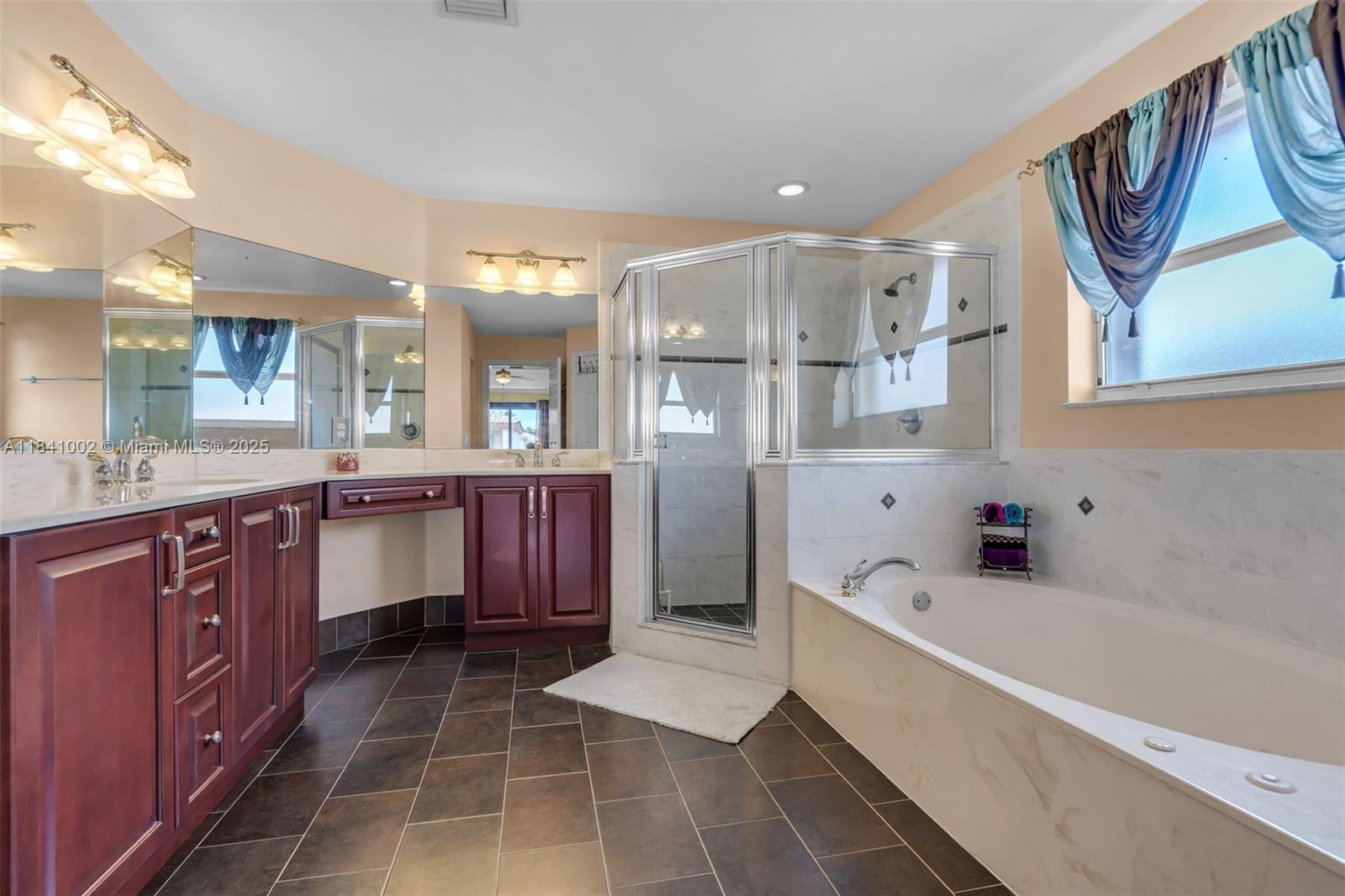 11331 NW 64th Ter, Doral, Florida image 34