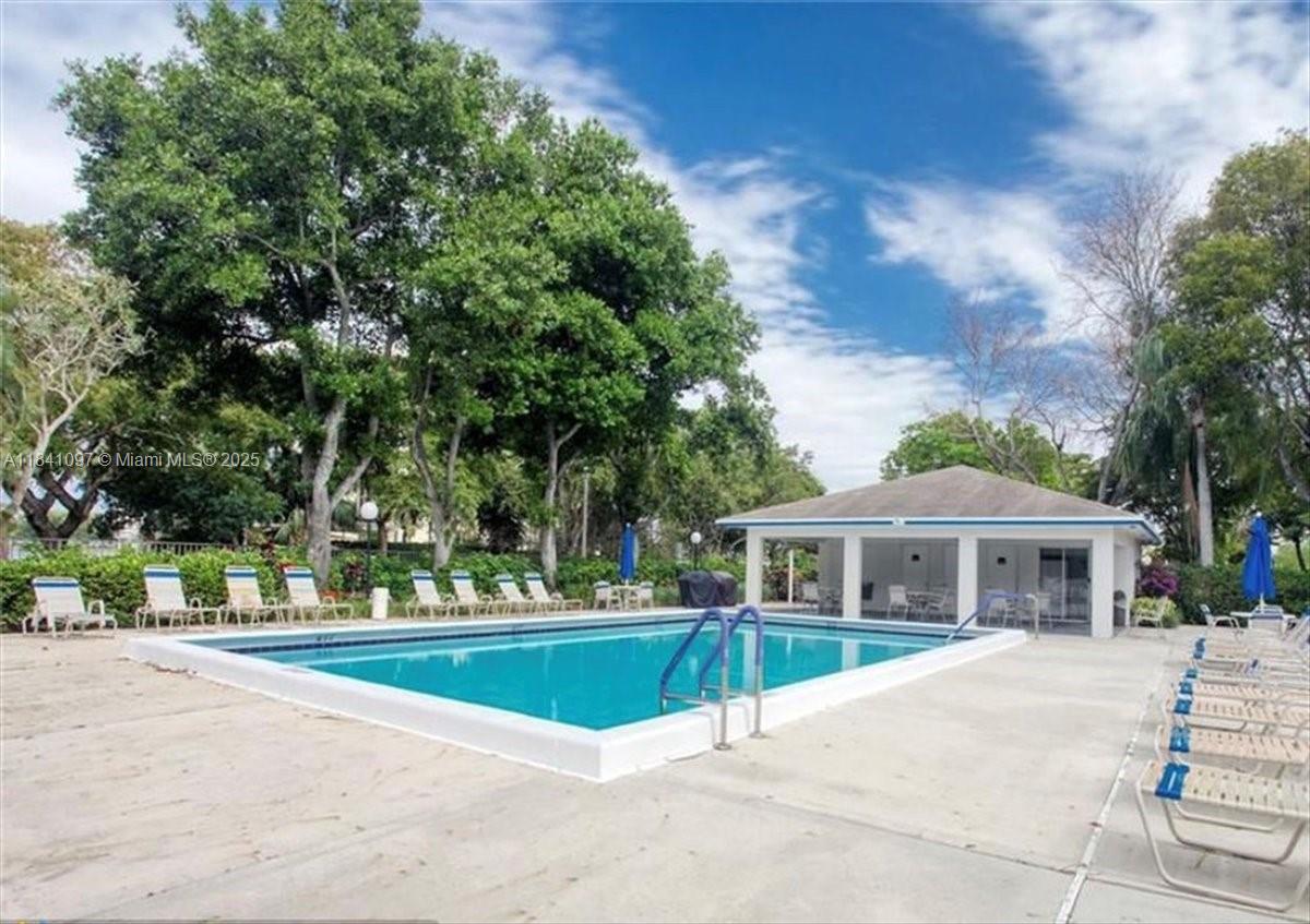 1000 E Cypress Dr, Pompano Beach, Florida image 29