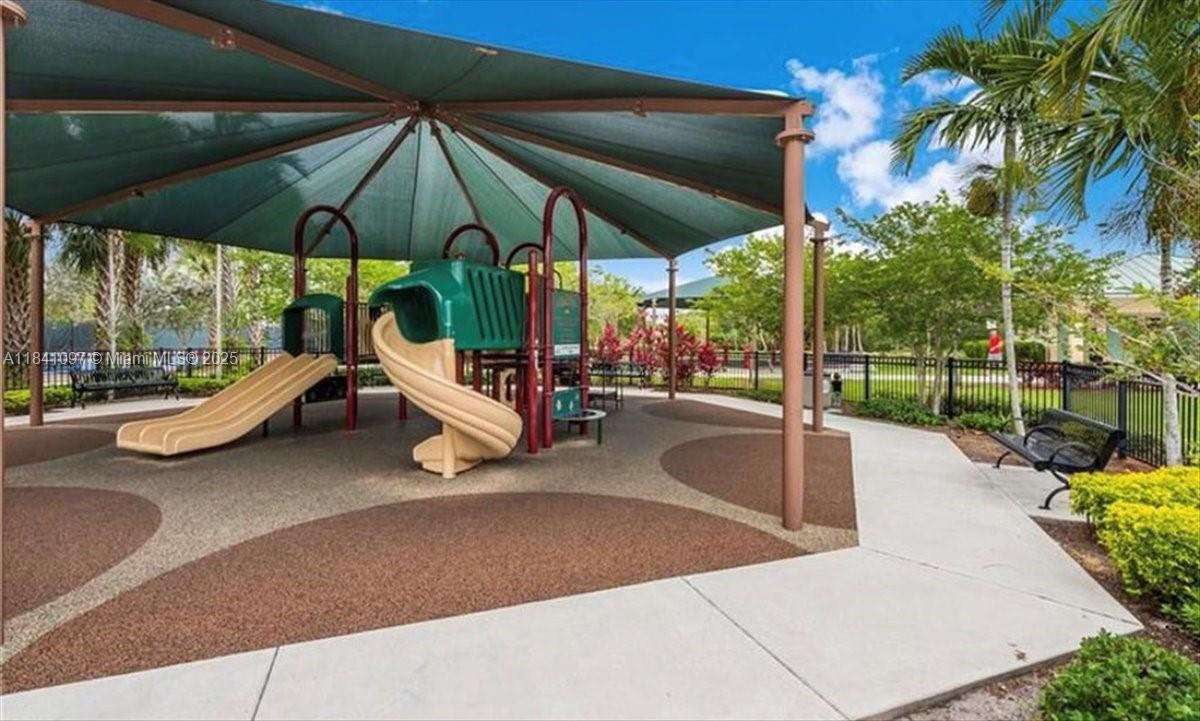 1000 E Cypress Dr, Pompano Beach, Florida image 32