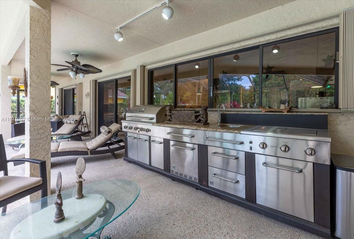 1000 E Cypress Dr, Pompano Beach, Florida image 9