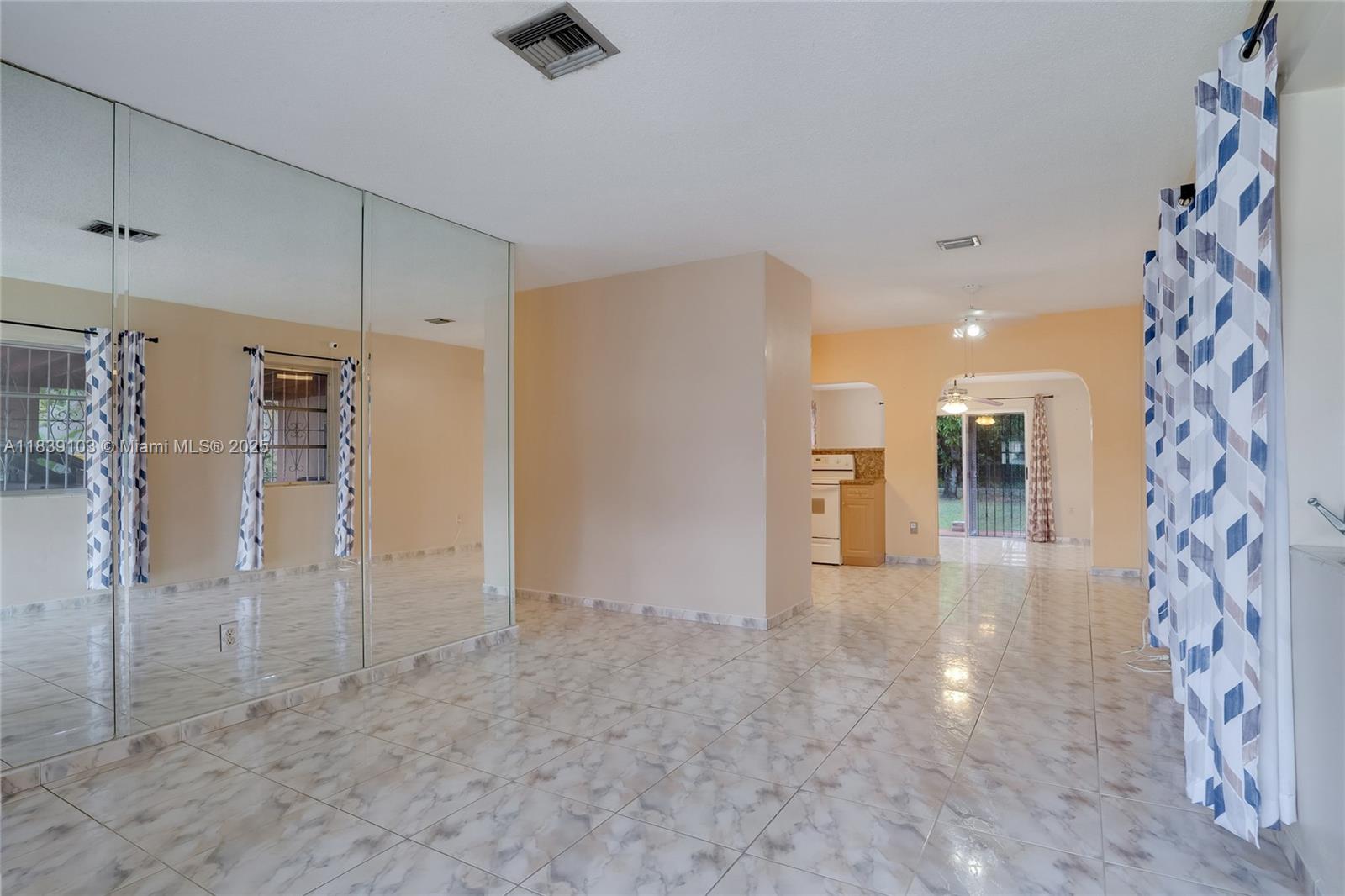 1180 NW 135th St, North Miami, Florida image 4