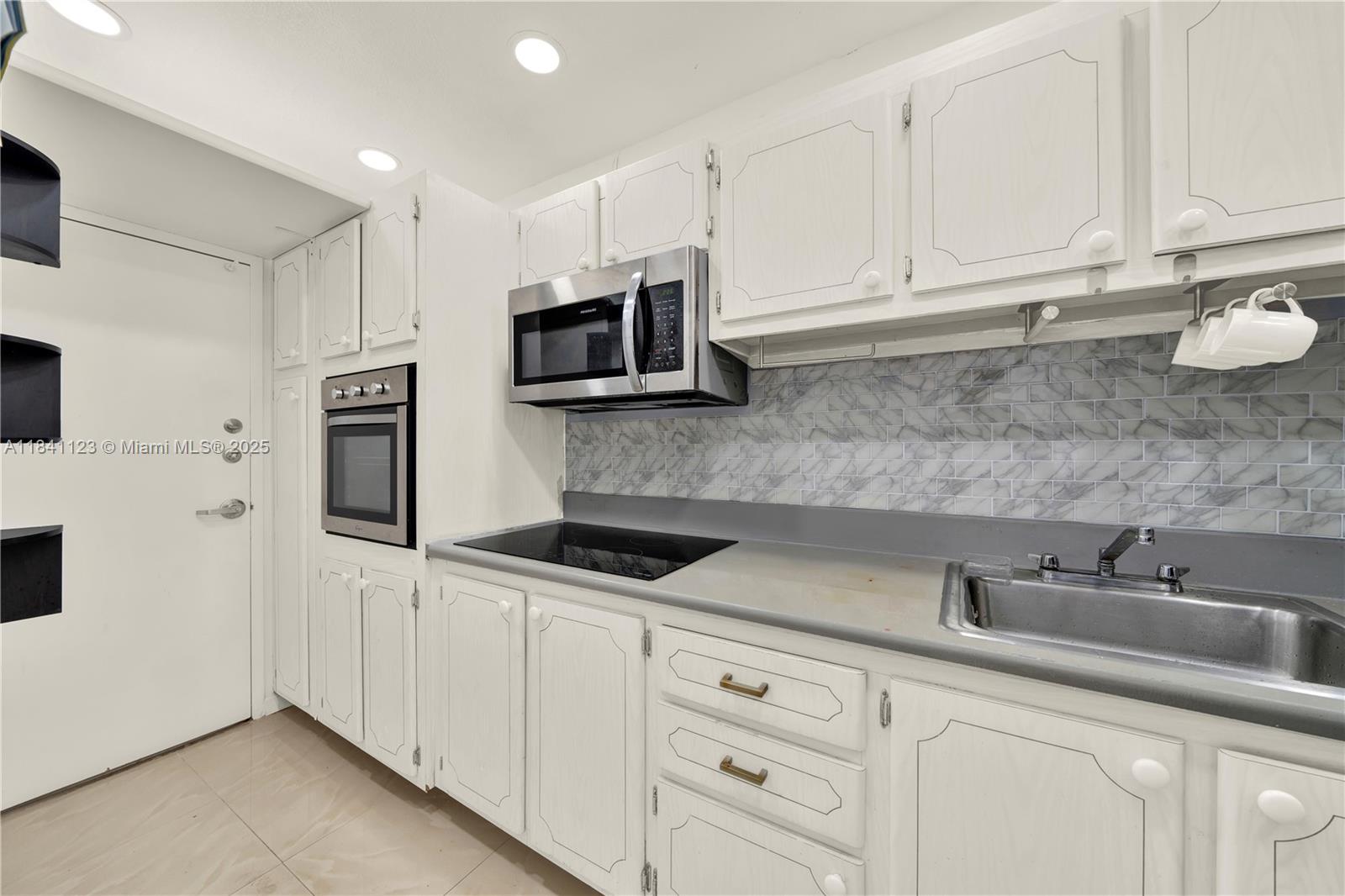 1000 West Ave #BS101, Miami Beach, Florida image 15