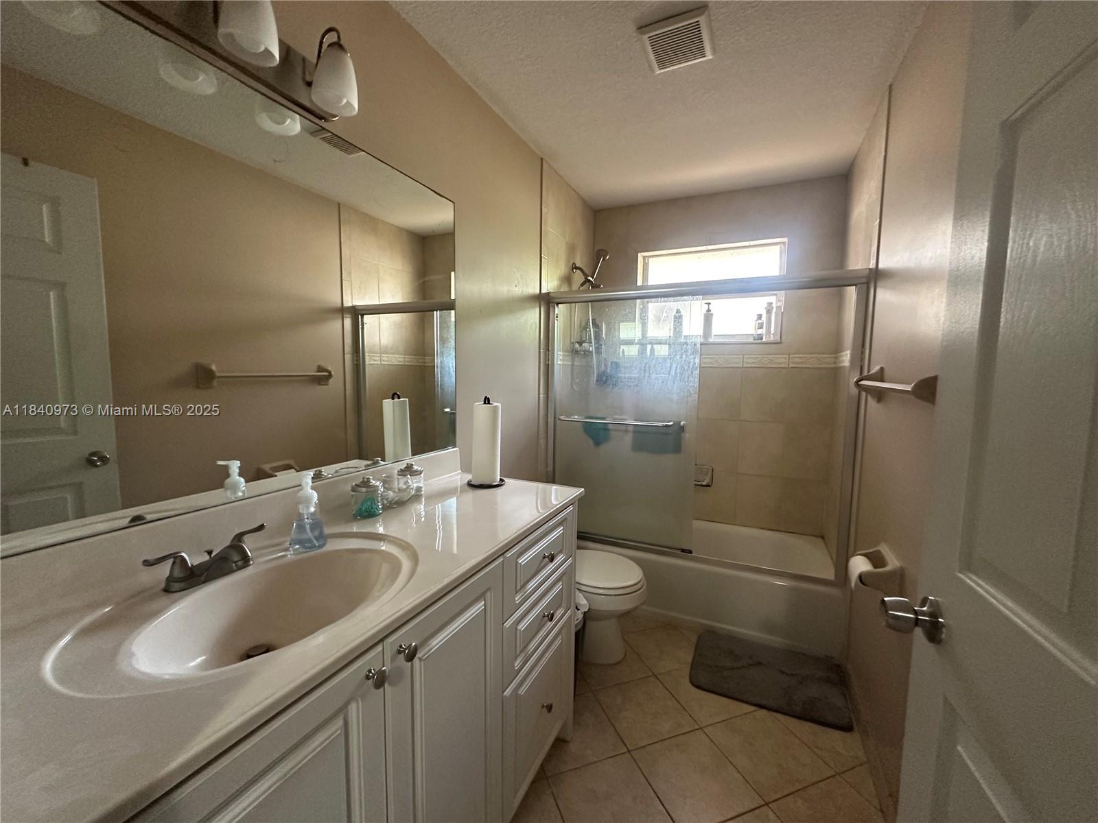 100 NW 3rd Ave, Hallandale Beach, Florida image 3