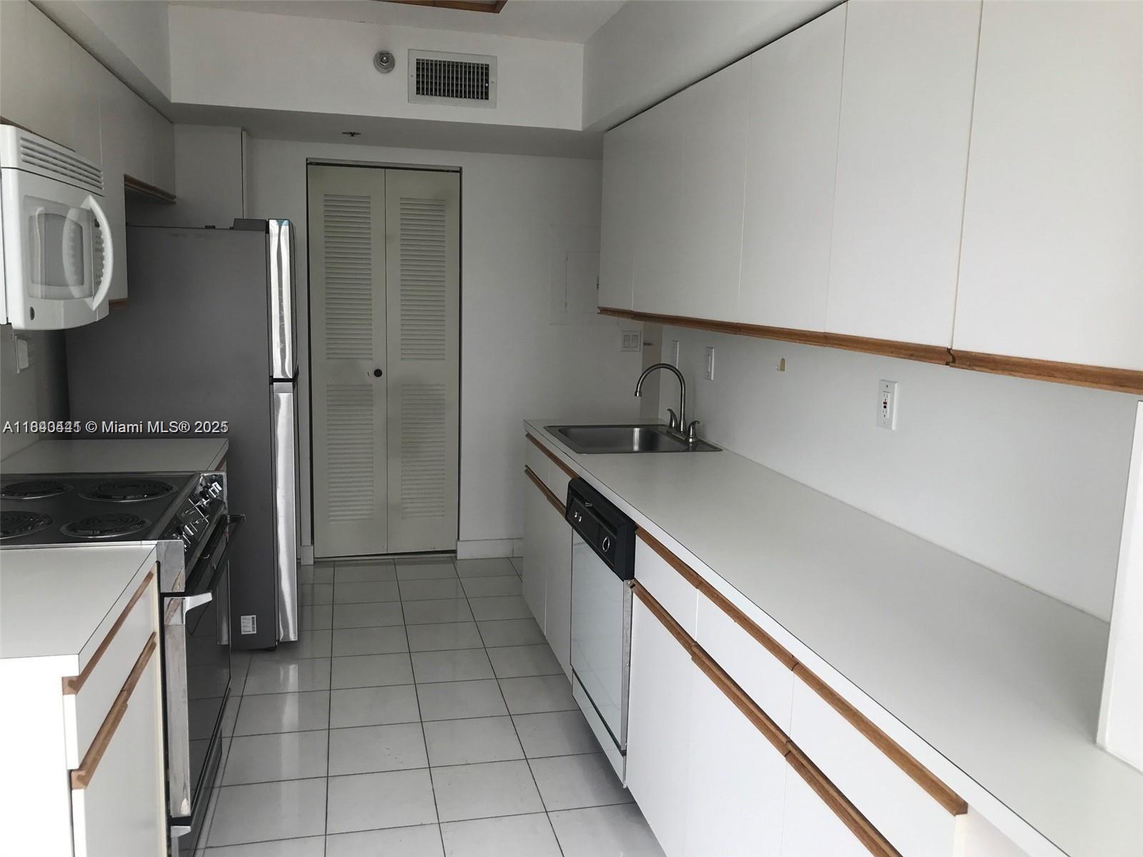 19101 NE 36th Ct #1506, Aventura, Florida image 13