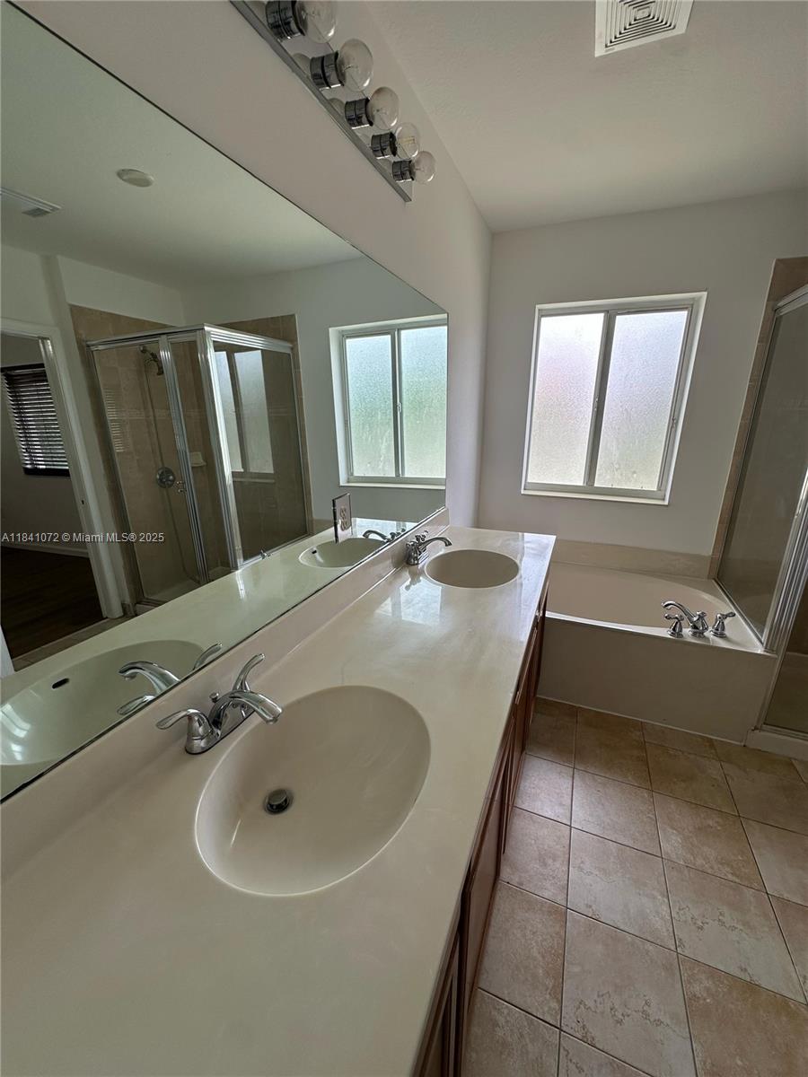 20901 NW 14th Pl #847, Miami Gardens, Florida image 25